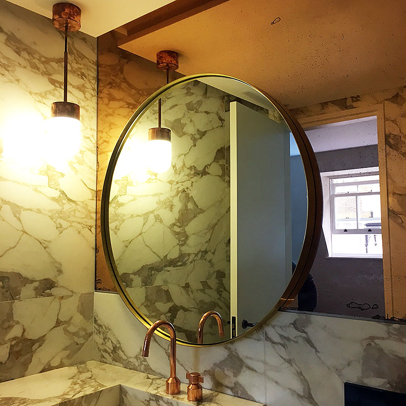 Round bathroom mirror