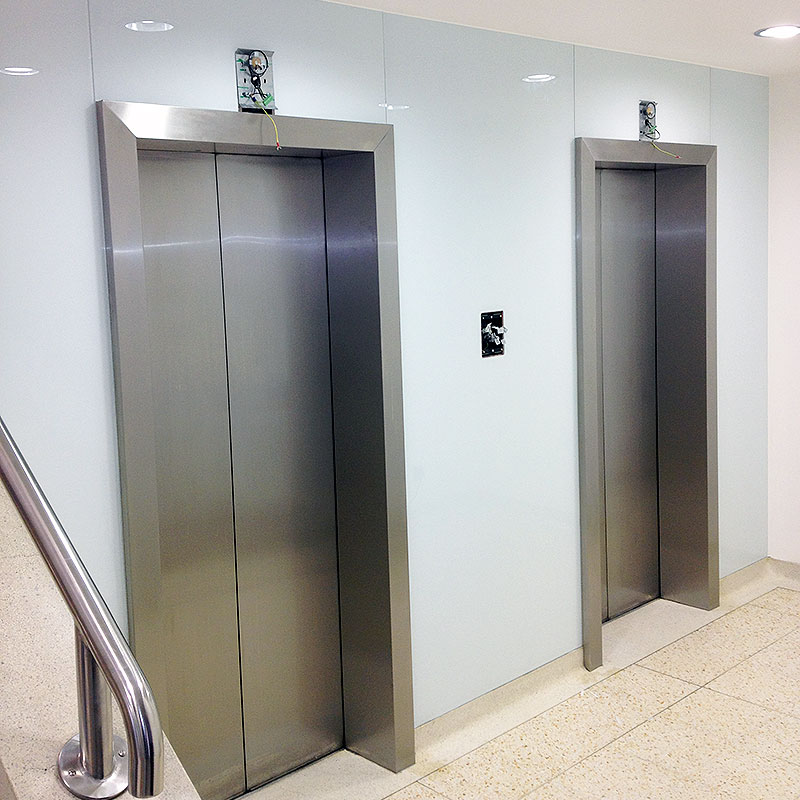 Glass surround for lifts