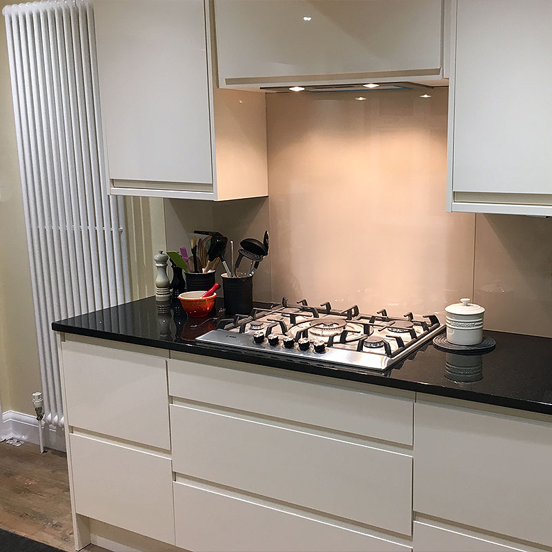 Glass kitchen splashback