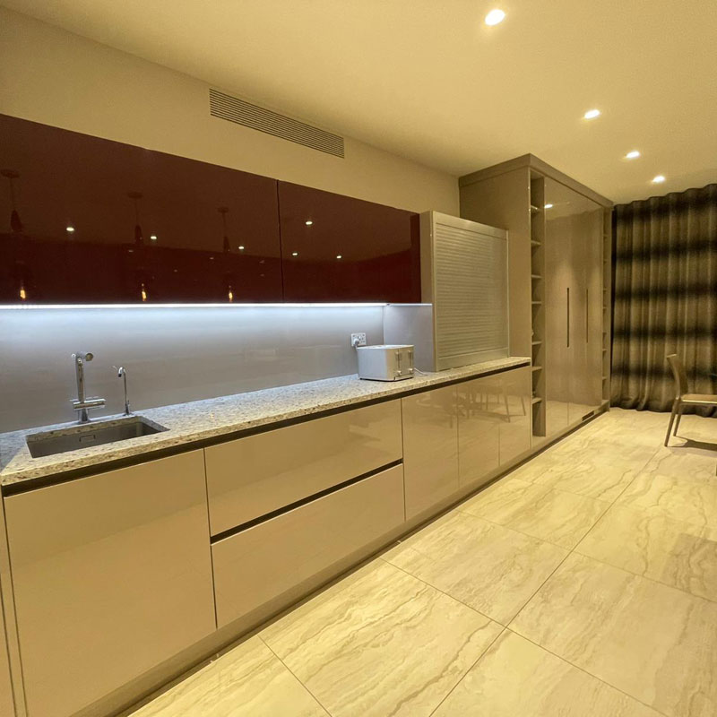 Mirrored bronze glass kitchen splashbacks
