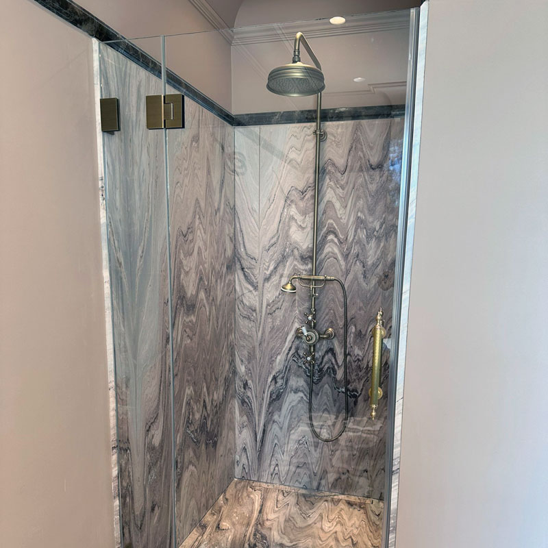 A frameless shower by Amatola Glass