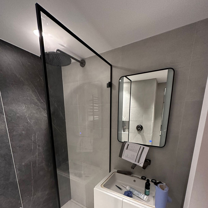 A frameless shower by Amatola Glass