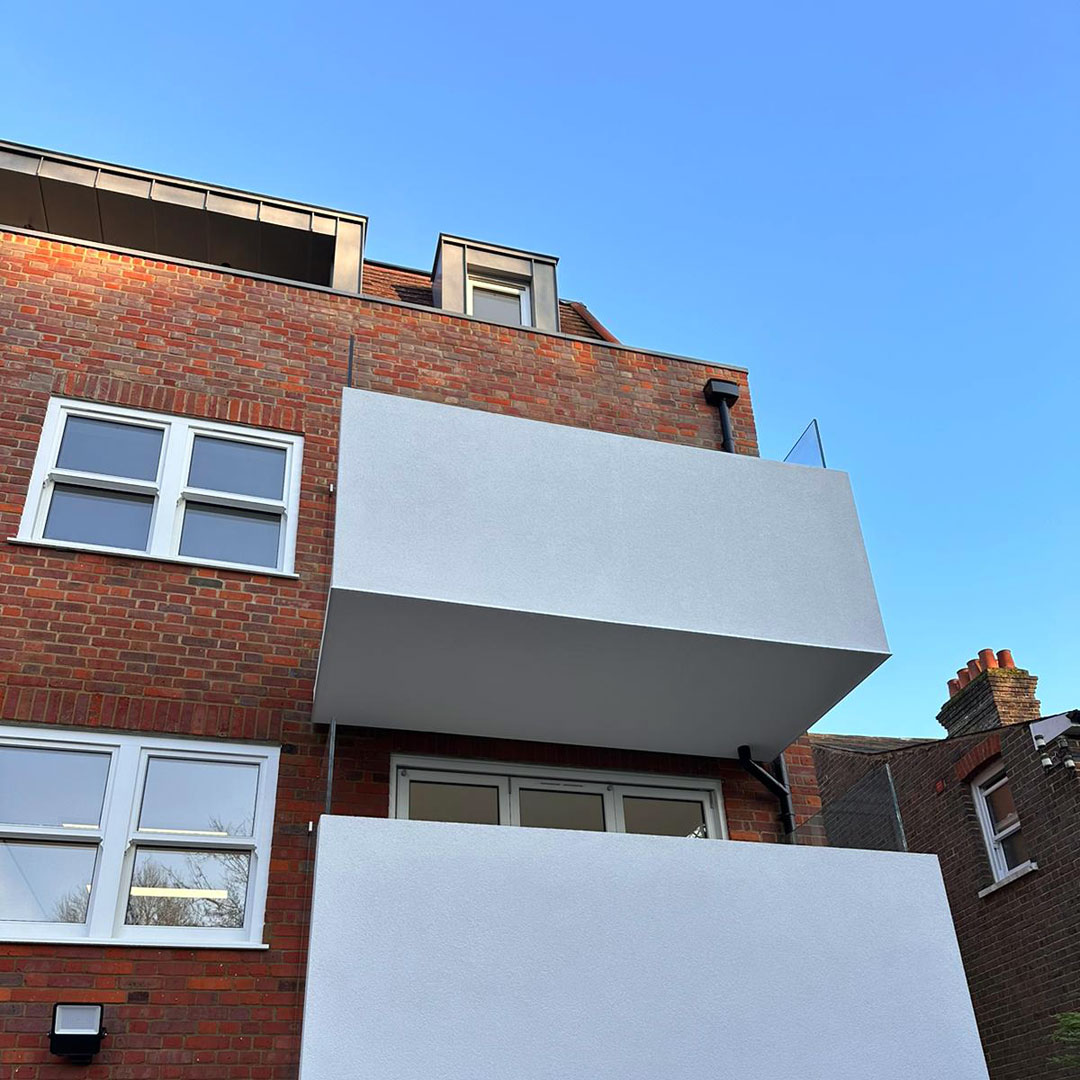 Bespoke glass balcony balustrades in Kensington