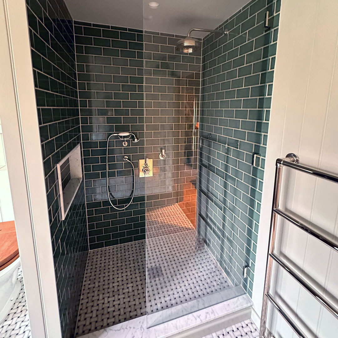 Glass shower door