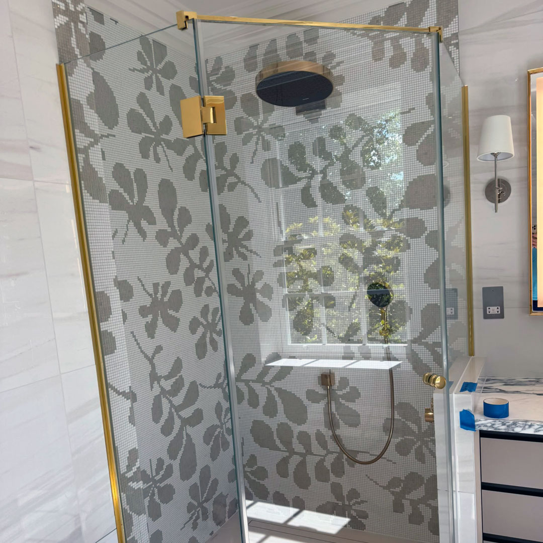 Corner shower unit in Chelsea, London