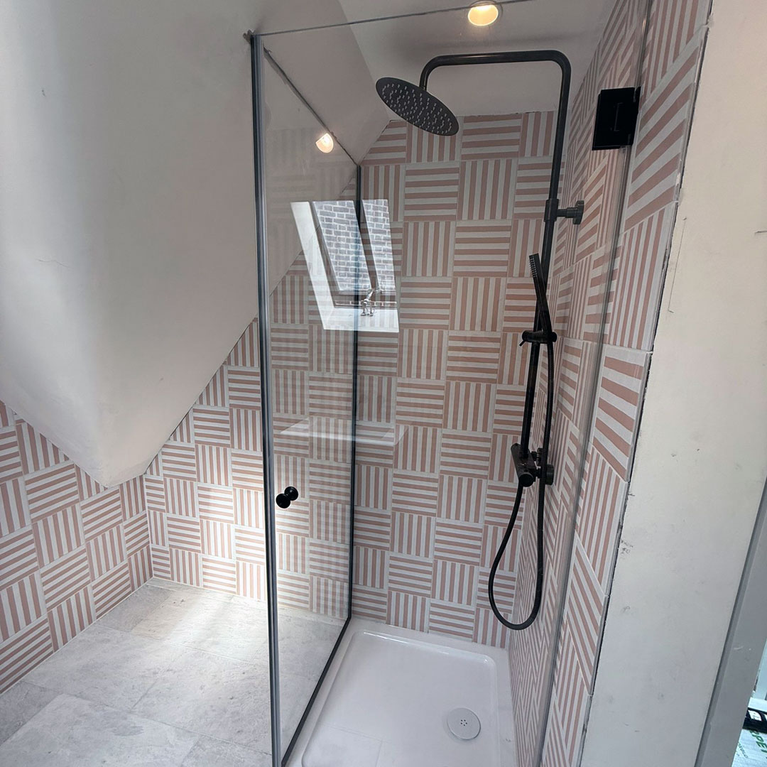 Corner shower unit in Chelsea, London