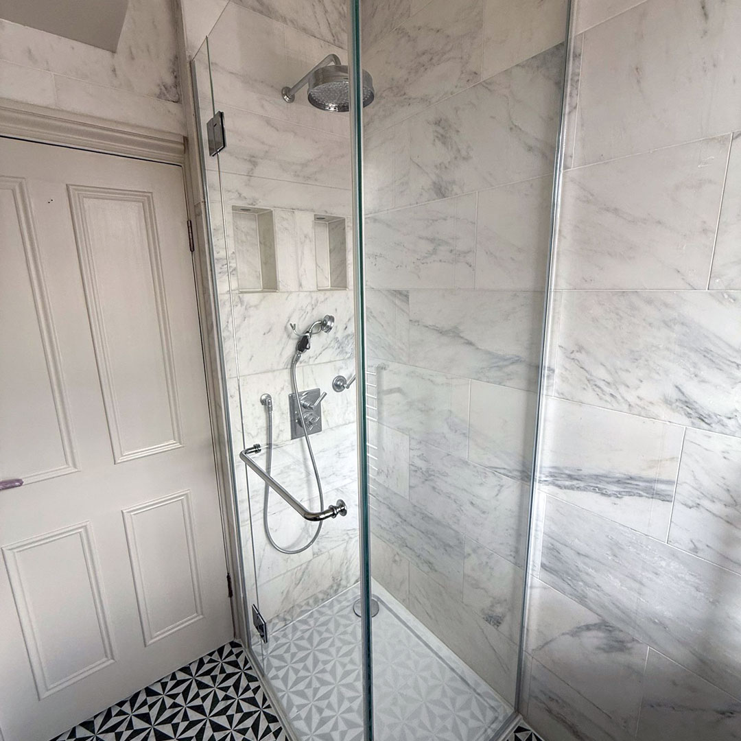 Corner shower unit in Chelsea