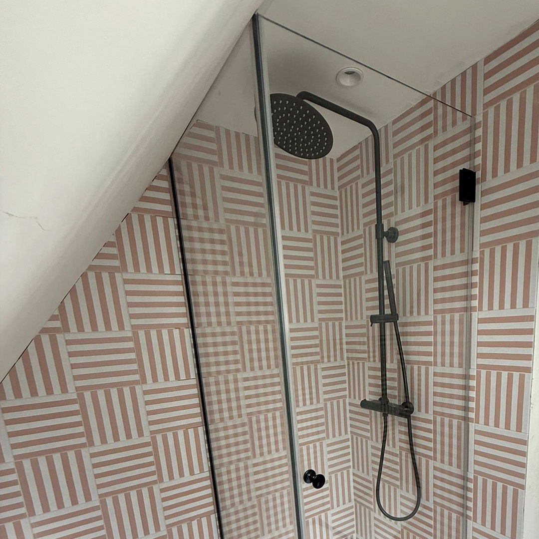 Corner shower unit in Chiswick, London