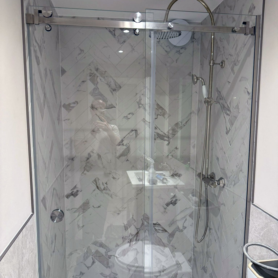 Bespoke shower glass doors in Knightsbridge
